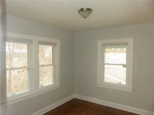 3942 Myrtle Avenue, Kansas City, MO 64130