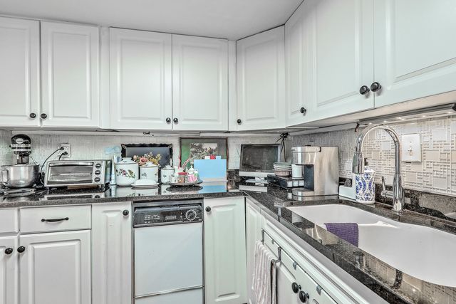 14 Lockwood Drive 7abg, Charleston, SC 29401