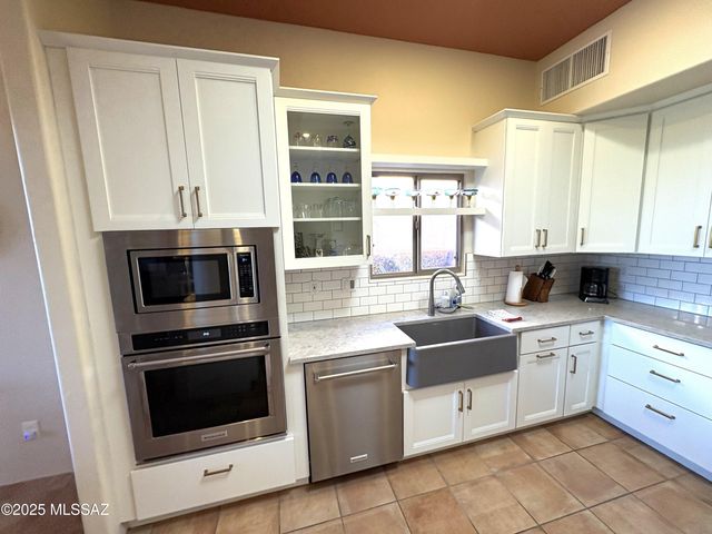 3352 W Saguaro Valley Court, Tucson, AZ 85745