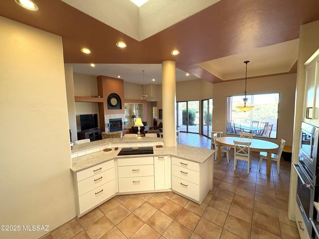 3352 W Saguaro Valley Court, Tucson, AZ 85745