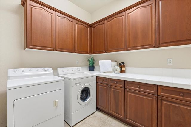 3745 Park Dr, El Dorado Hills, CA 95762