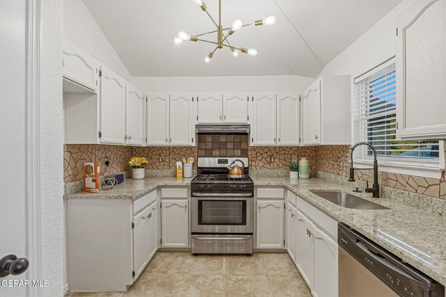 11851 STONE CASTLE Drive, El Paso, TX 79936