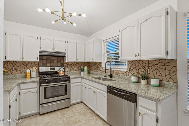 11851 STONE CASTLE Drive, El Paso, TX 79936