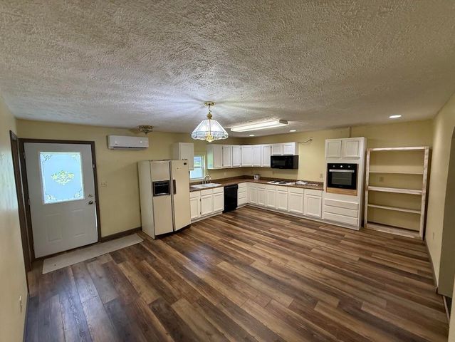 1800 N Oak Grove Avenue, Springfield, MO 65803