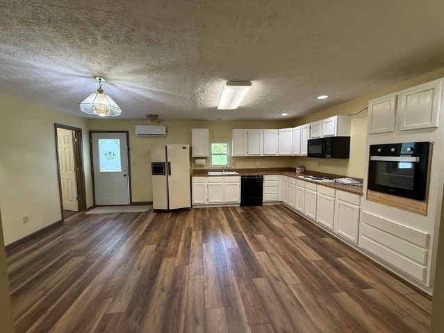 1800 N Oak Grove Avenue, Springfield, MO 65803