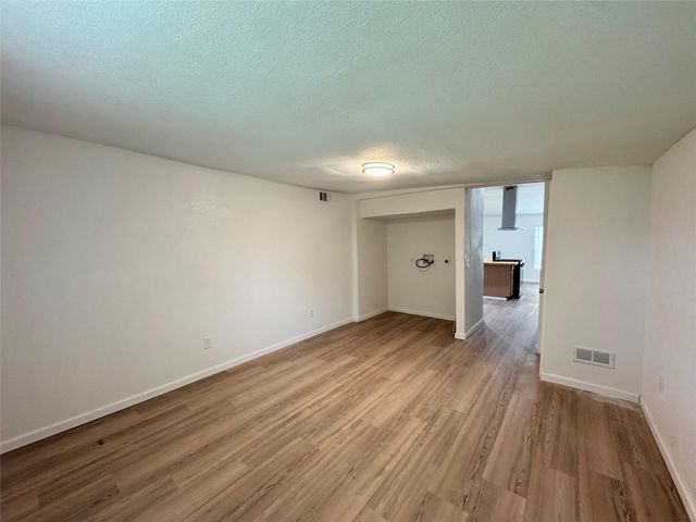 514 Mckee Street, Clute, TX 77531
