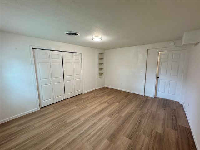 514 Mckee Street, Clute, TX 77531