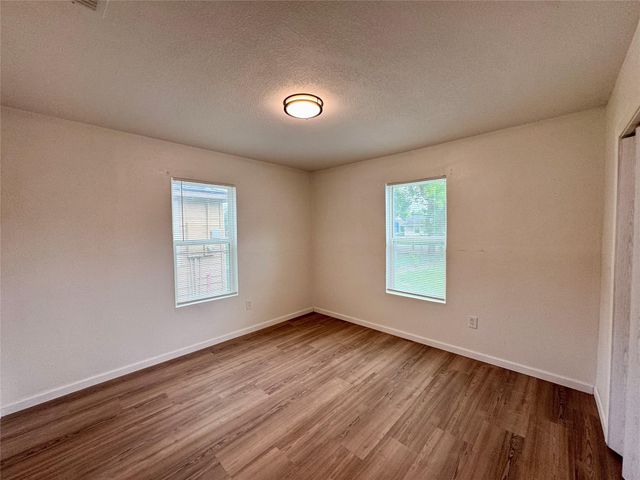 514 Mckee Street, Clute, TX 77531