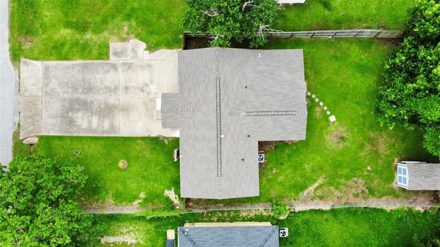 514 Mckee Street, Clute, TX 77531