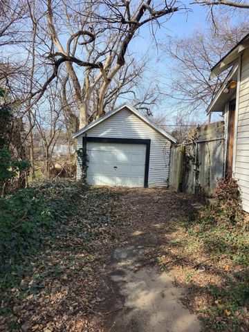 1721 N Grove Ave, Wichita, KS 67214