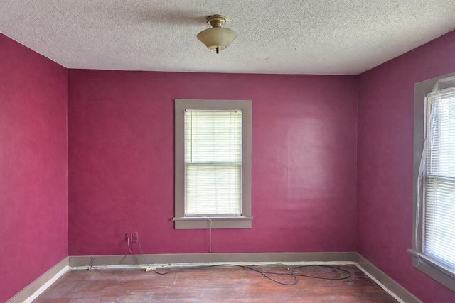 1721 N Grove Ave, Wichita, KS 67214