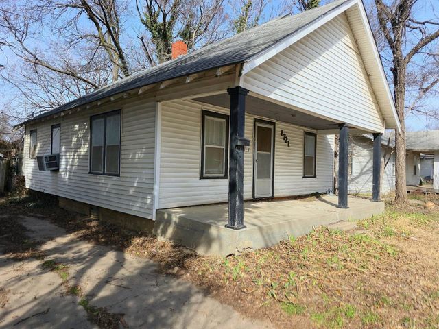 1721 N Grove Ave, Wichita, KS 67214