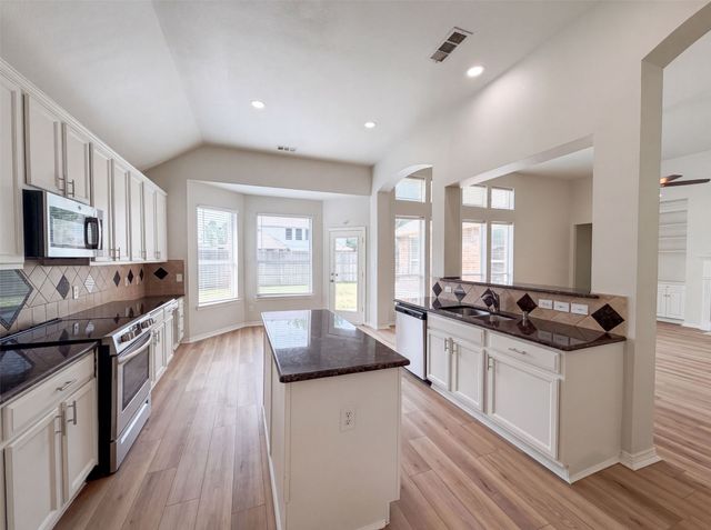 1221 Old Oak Trail, Flower Mound, TX 75028