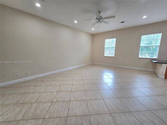 6841 N Lakeside Cir N 109-1, Davie, FL 33314