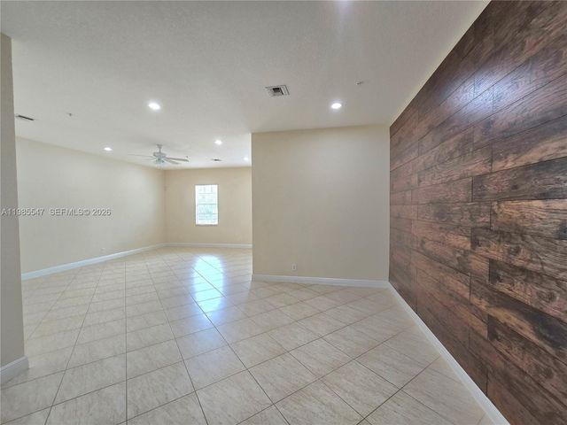 6841 N Lakeside Cir N 109-1, Davie, FL 33314