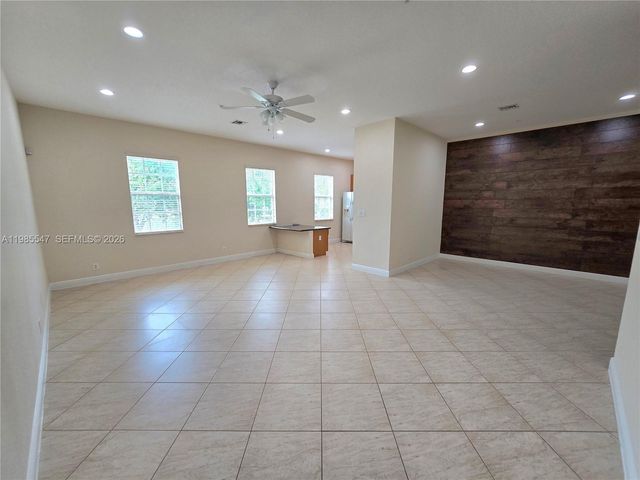 6841 N Lakeside Cir N 109-1, Davie, FL 33314