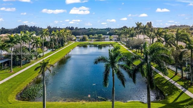 6841 N Lakeside Cir N 109-1, Davie, FL 33314
