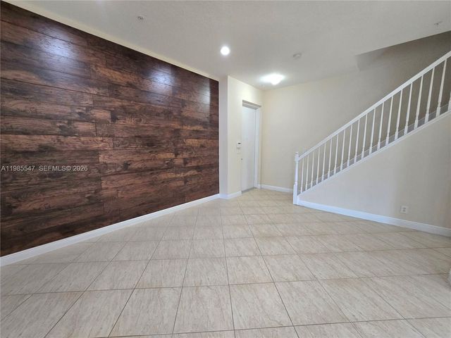 6841 N Lakeside Cir N 109-1, Davie, FL 33314