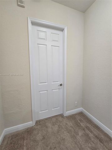 6841 N Lakeside Cir N 109-1, Davie, FL 33314