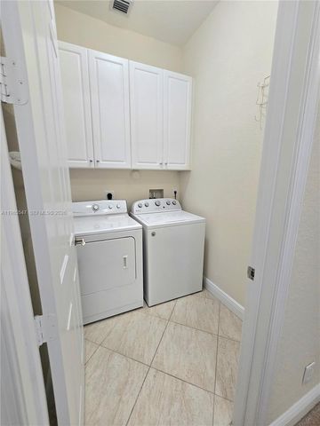 6841 N Lakeside Cir N 109-1, Davie, FL 33314