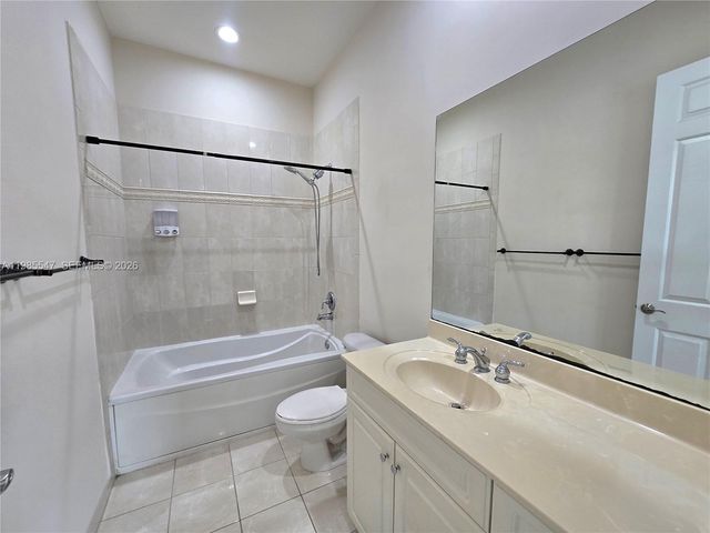 6841 N Lakeside Cir N 109-1, Davie, FL 33314