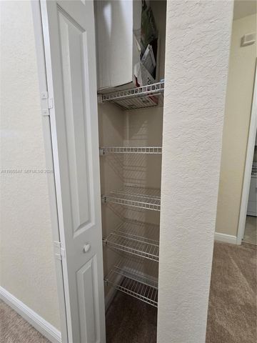 6841 N Lakeside Cir N 109-1, Davie, FL 33314