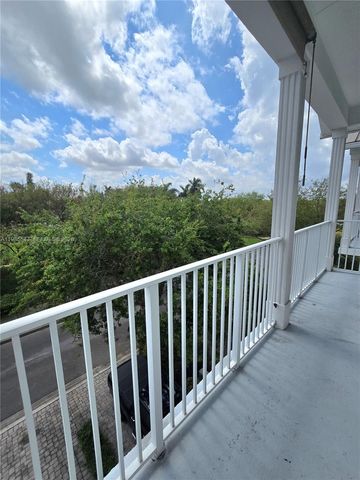 6841 N Lakeside Cir N 109-1, Davie, FL 33314