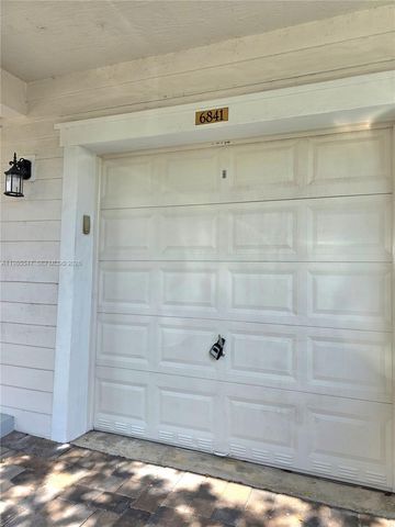 6841 N Lakeside Cir N 109-1, Davie, FL 33314