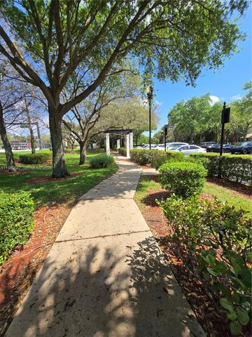 6841 N Lakeside Cir N 109-1, Davie, FL 33314