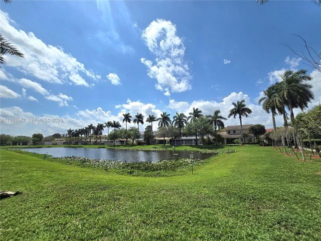 6841 N Lakeside Cir N 109-1, Davie, FL 33314