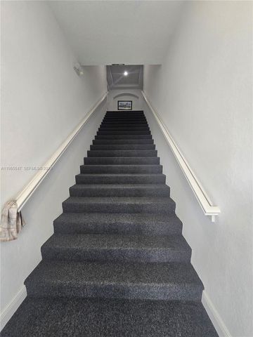 6841 N Lakeside Cir N 109-1, Davie, FL 33314