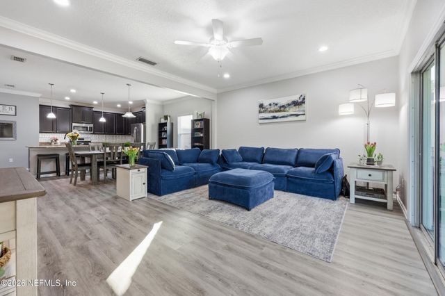 342 ASPEN LEAF Drive, Jacksonville, FL 32081