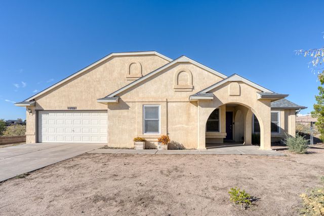 733 Silver Court NE, Rio Rancho, NM 87124