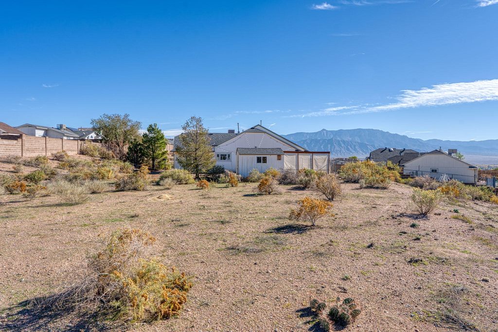 733 Silver Court NE, Rio Rancho, NM 87124