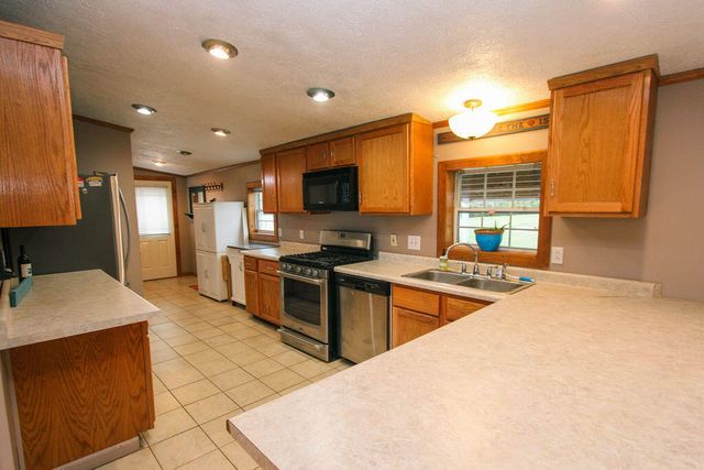 10707 S 300 W, Union Mills, IN 46382