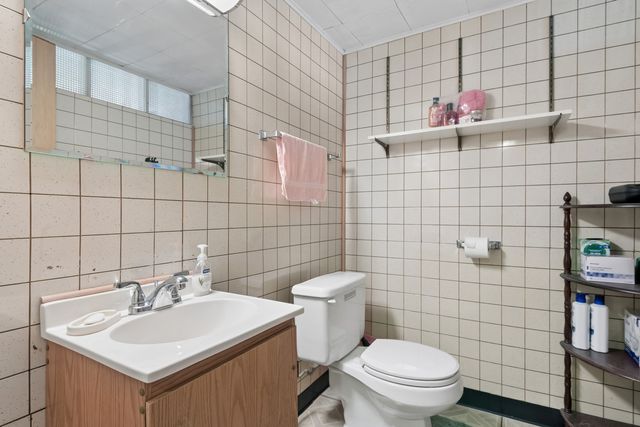 8559 N Osceola Avenue, Niles, IL 60714