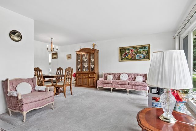 8559 N Osceola Avenue, Niles, IL 60714