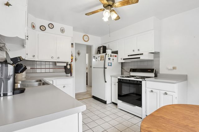 8559 N Osceola Avenue, Niles, IL 60714