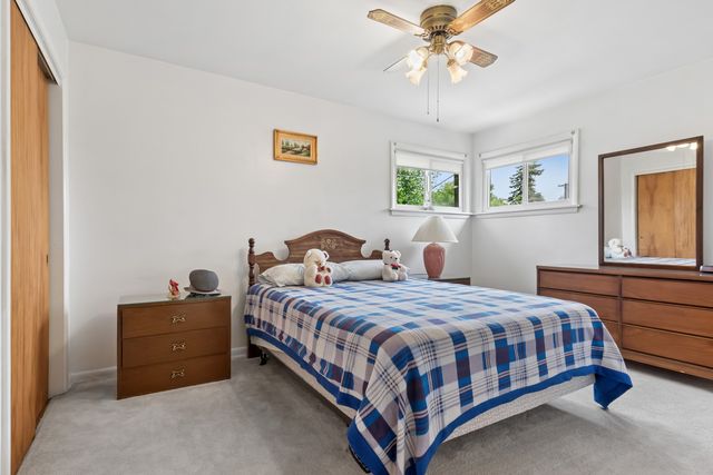 8559 N Osceola Avenue, Niles, IL 60714
