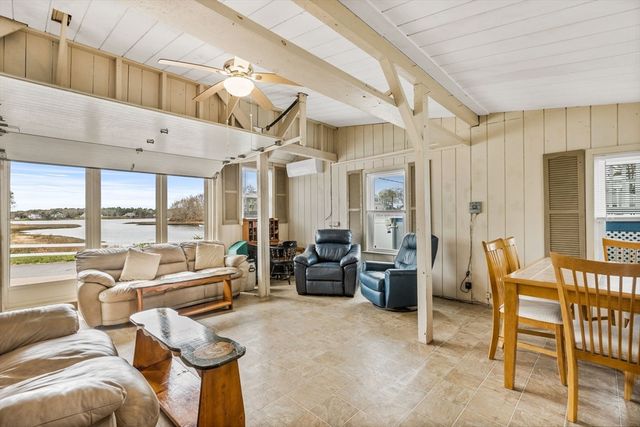 27 West Blvd, Wareham, MA 02558
