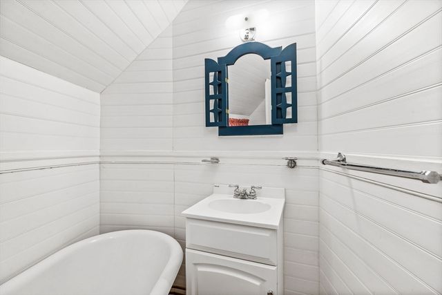 27 West Blvd, Wareham, MA 02558