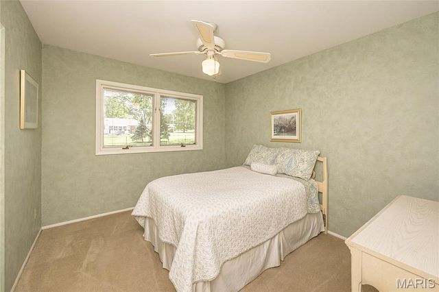 12050 Charwick Drive, St Louis, MO 63128
