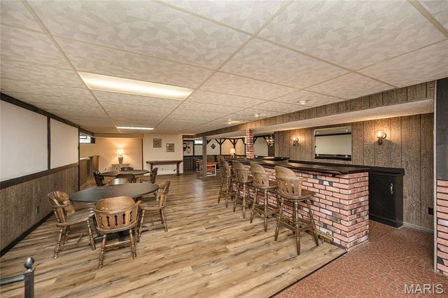 12050 Charwick Drive, St Louis, MO 63128