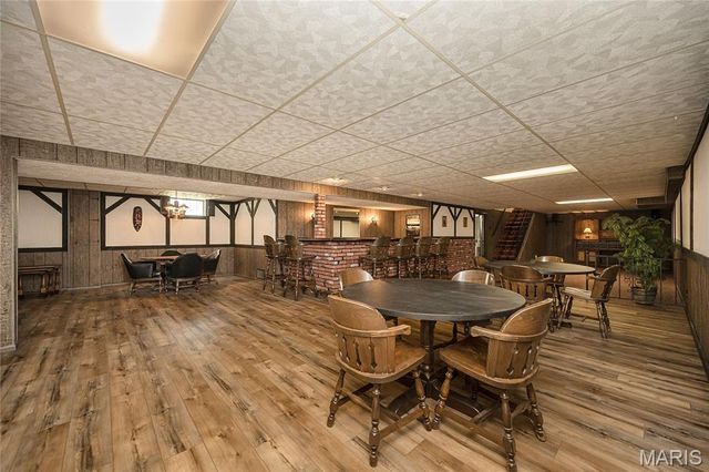 12050 Charwick Drive, St Louis, MO 63128