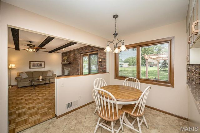 12050 Charwick Drive, St Louis, MO 63128