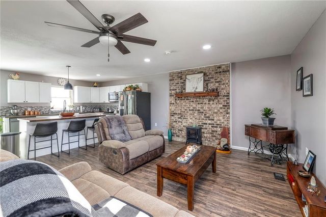 720 SW 800th Road, Chilhowee, MO 64733