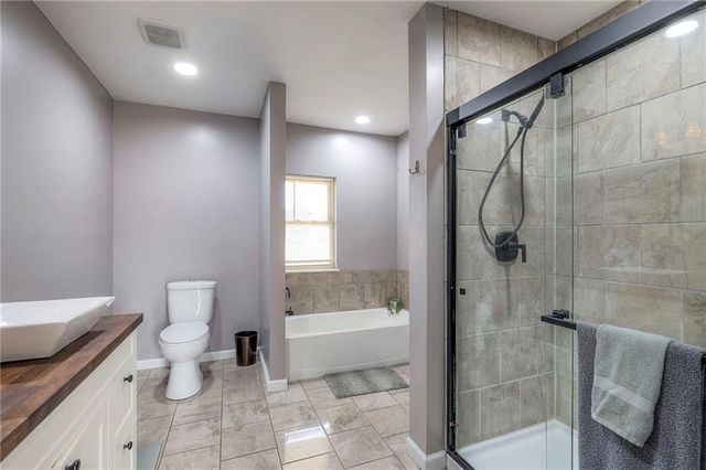 720 SW 800th Road, Chilhowee, MO 64733