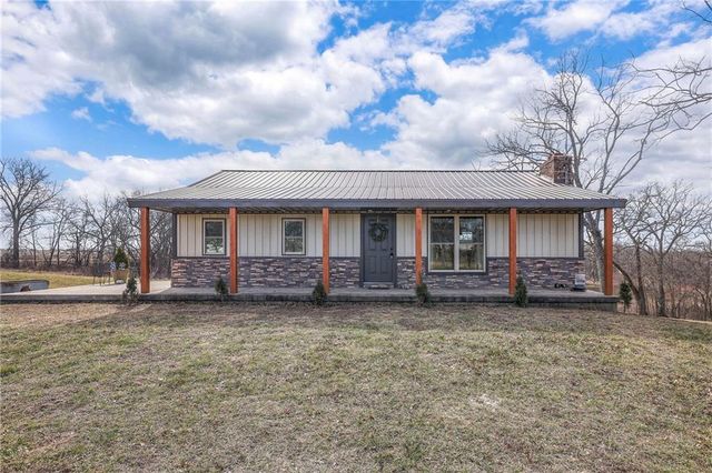720 SW 800th Road, Chilhowee, MO 64733
