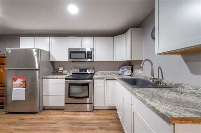 720 SW 800th Road, Chilhowee, MO 64733