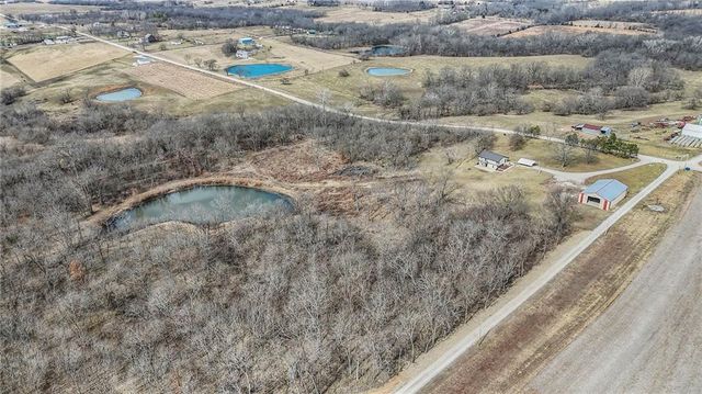 720 SW 800th Road, Chilhowee, MO 64733